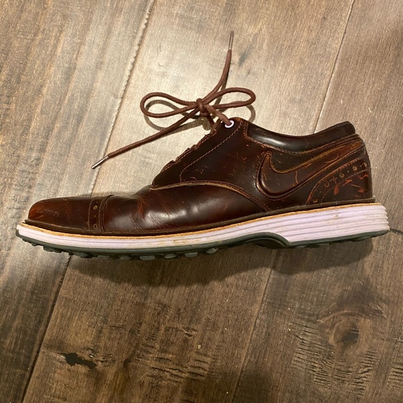 nike clayton golf shoes